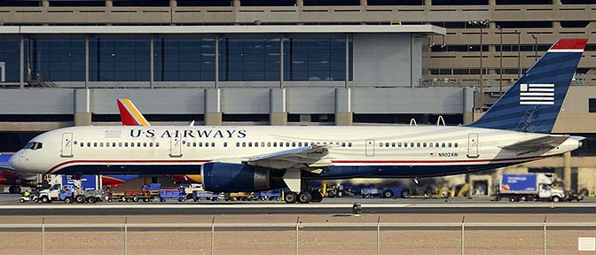 US Airways Boeing 757-2S7 N902AW, Phoenix Sky Harbor, December 20, 2015
